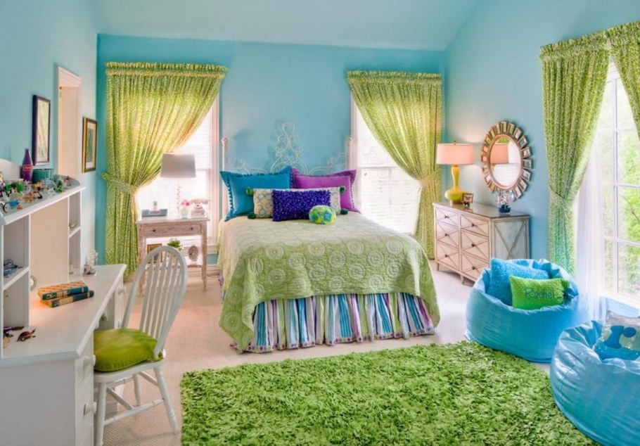 Комната для девочки в голубых тонах