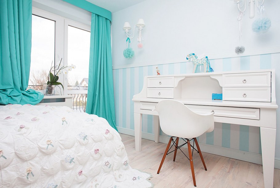 Детская комната в голубых тонах