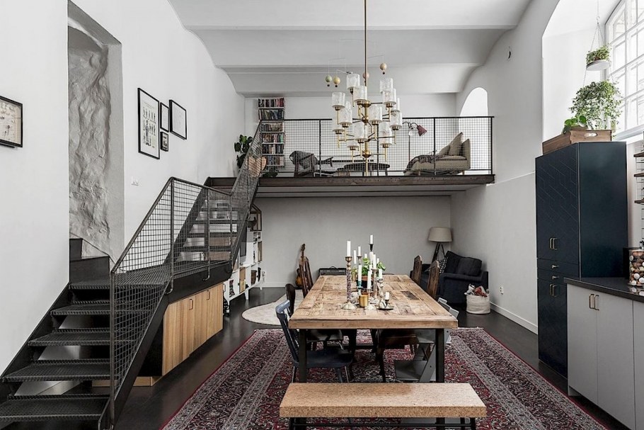 Двухуровневая студия потолки 3.20