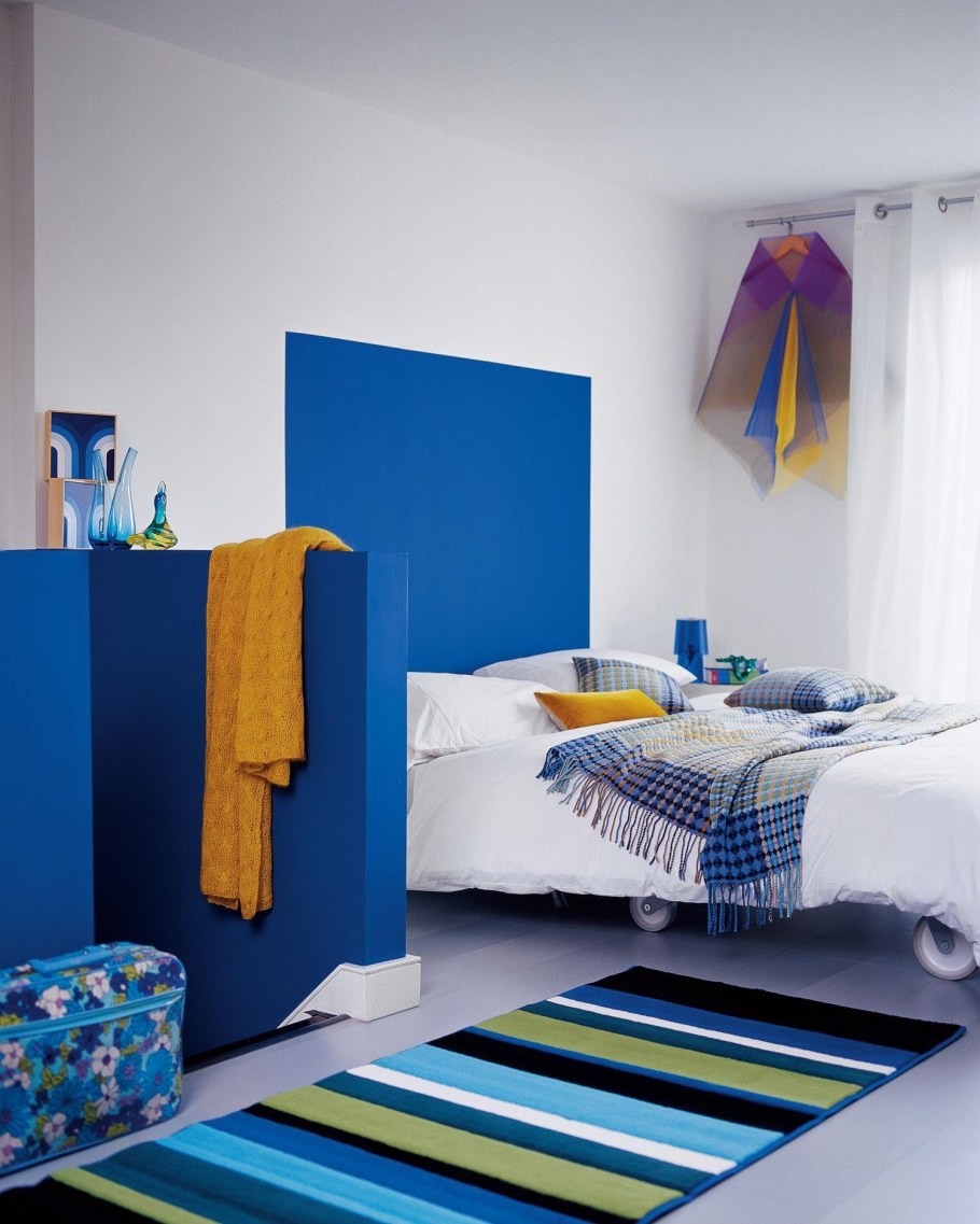 Синие стены в интерьере