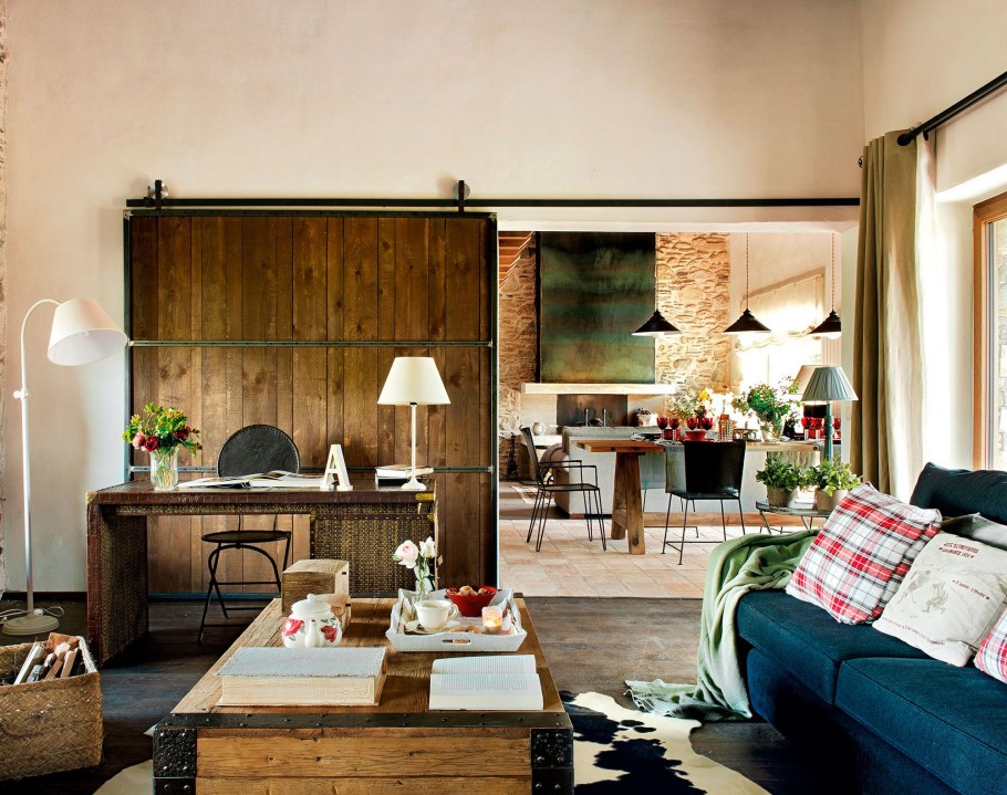 Интерьер кухни-гостиной в стиле Кантри