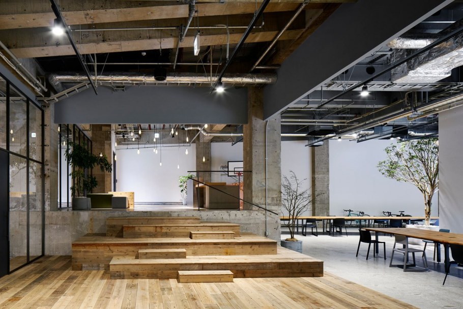 Офисы в стиле бетон дерево