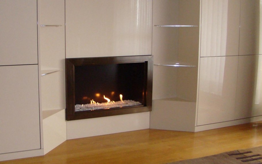 Камин встроенный в стенку