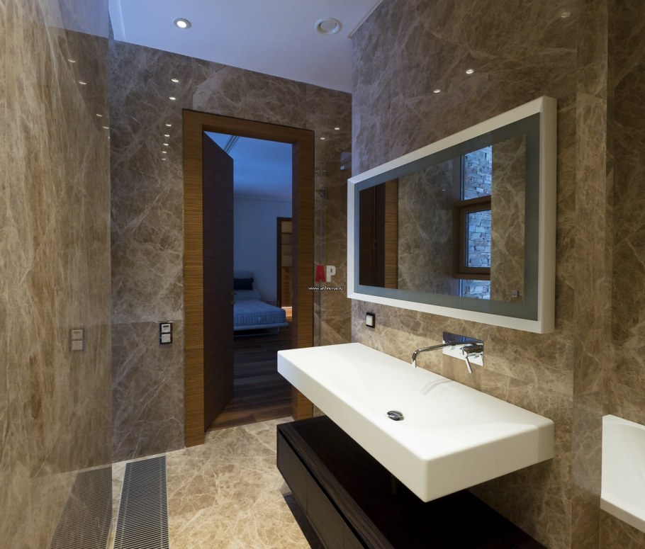 Керамогранит Вуд Хани в душевой