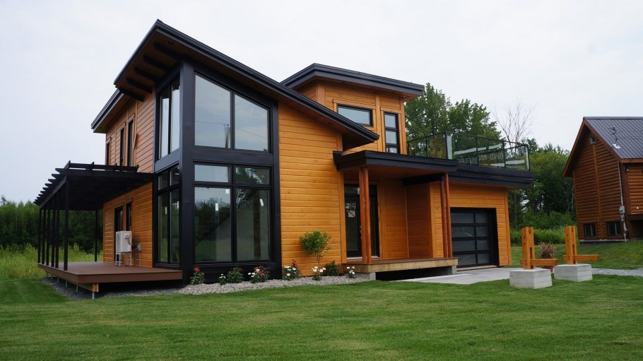 Современный дом из бруса