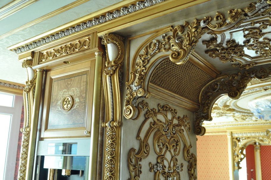 Рундальский дворец +Вензель