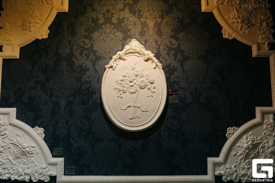 Лепнина на потолке