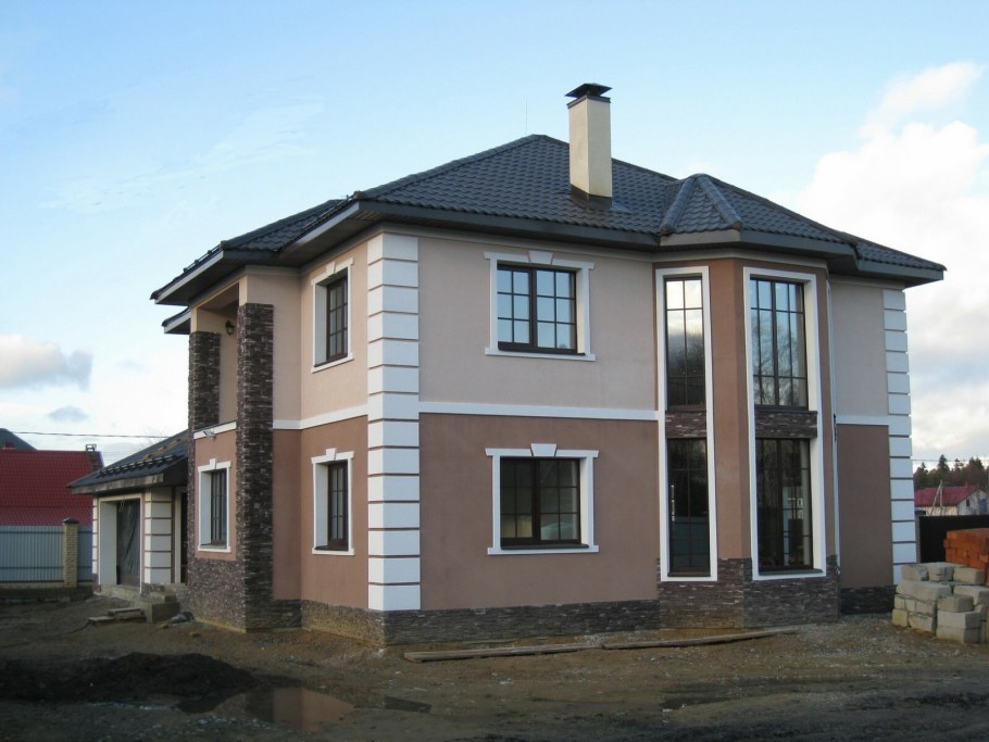Коттедж из коричневого кирпича
