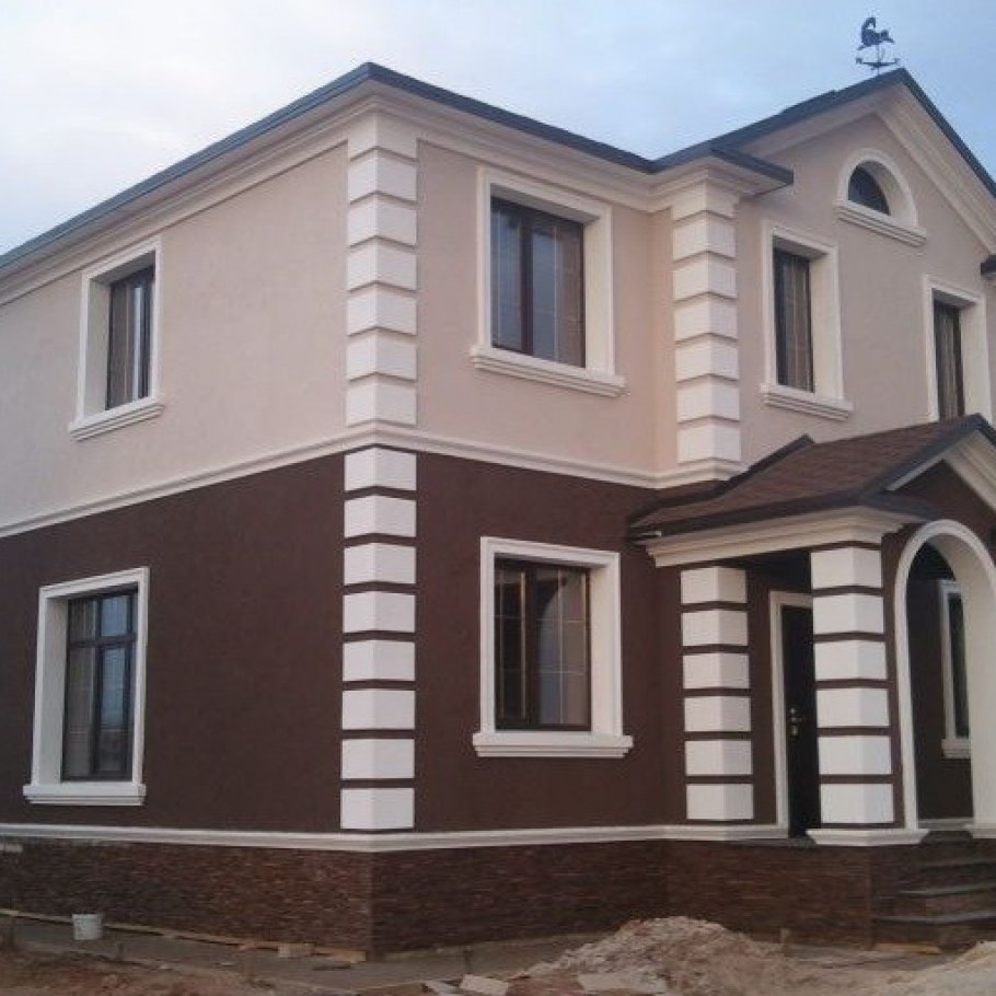 Двухэтажный дом с пристроенным гаражом