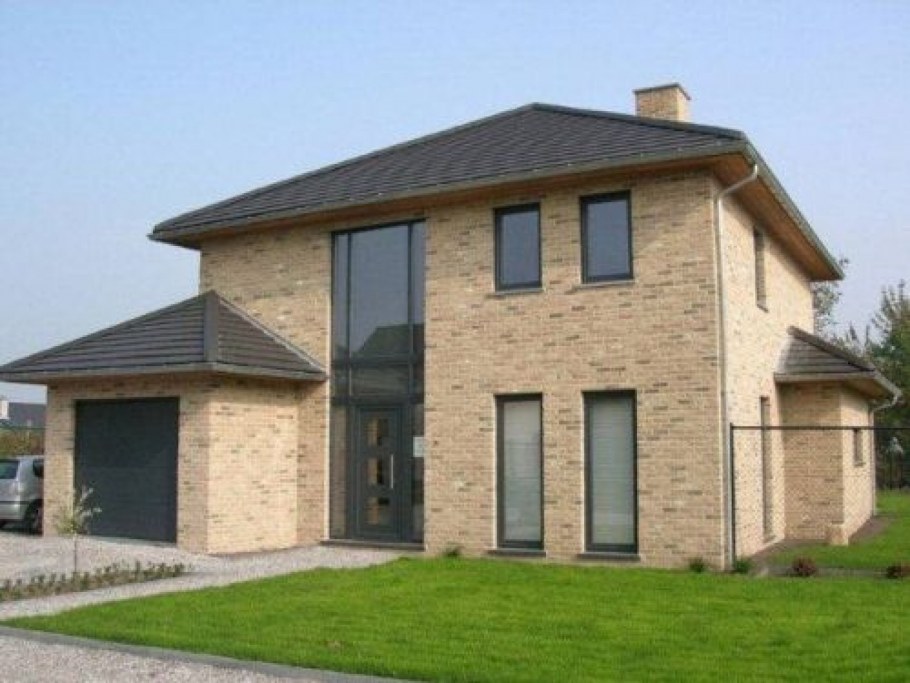 Двухцветные фасады домов