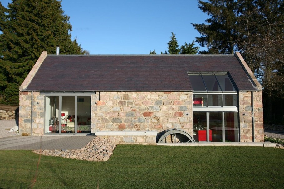 Дом в скандинавском стиле и барнхаус