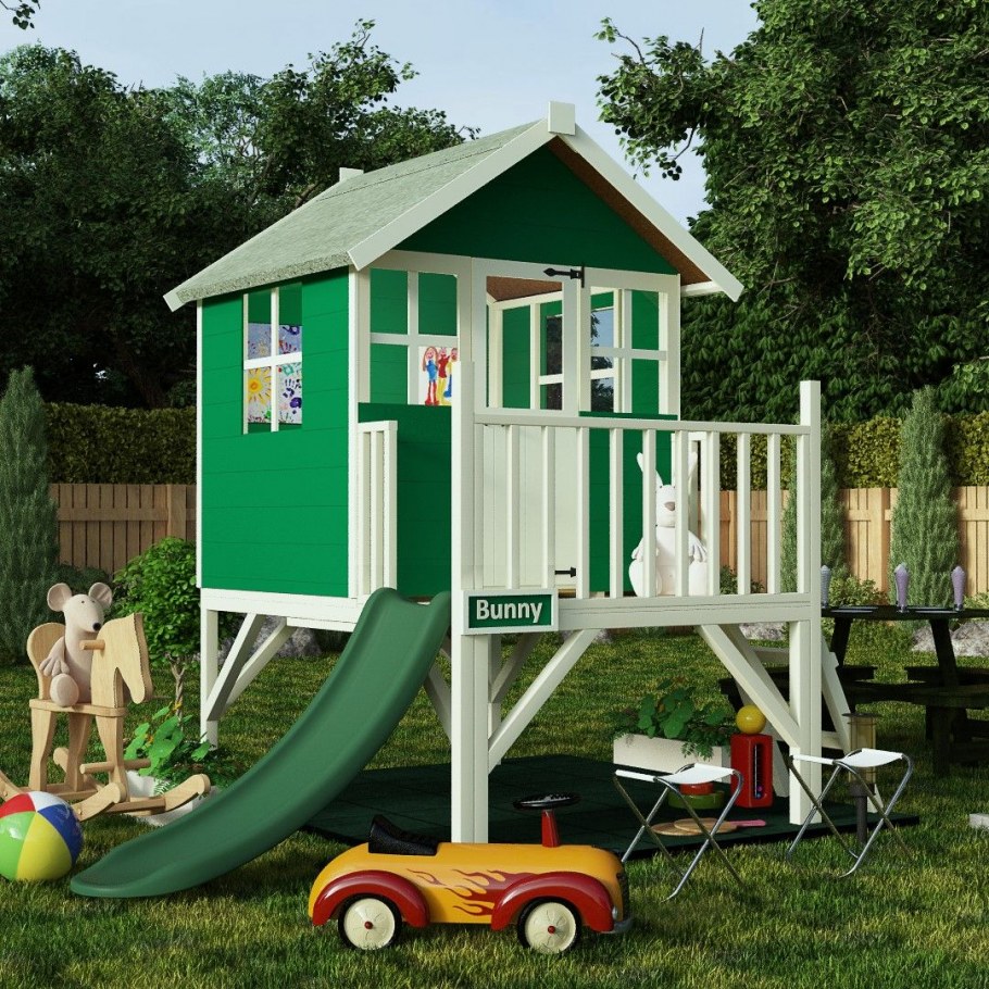 Домик для девочки на даче