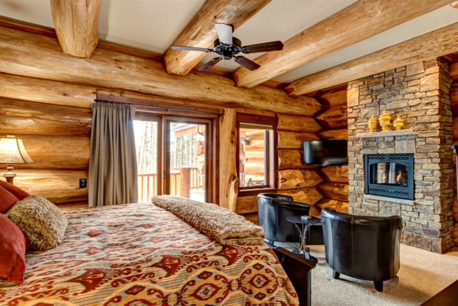 Баня дом оцилиндрованного бревна отделка