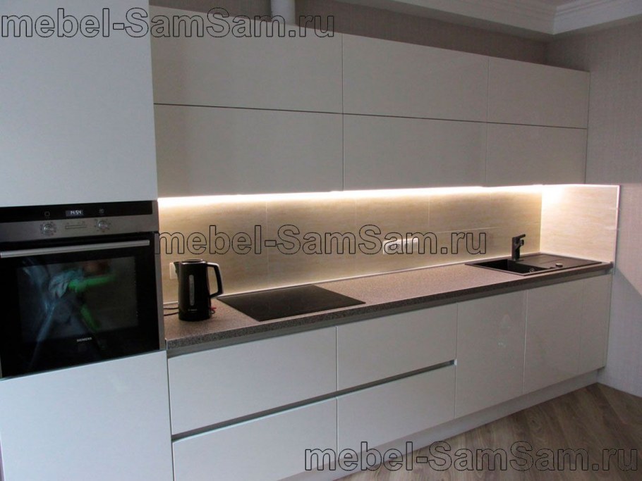 Кухня с профилем gola белый глянец