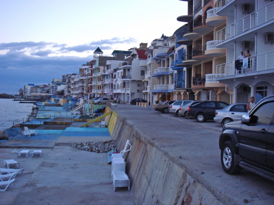 Поселок Утес Крым эллинги