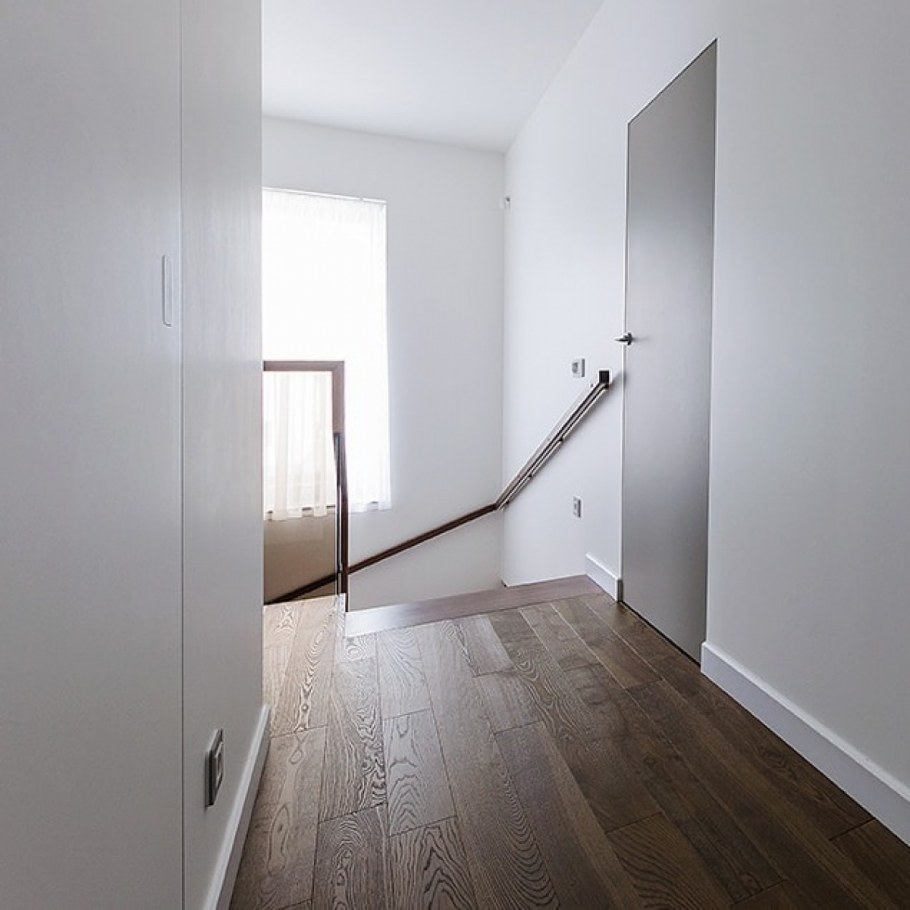 Алюминиевый плинтус Ликорн 14,5х104,6 мм с вставкой 12,5х80 мм