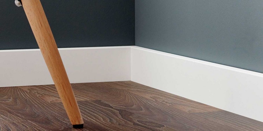 Плинтус на двери Инвизибл