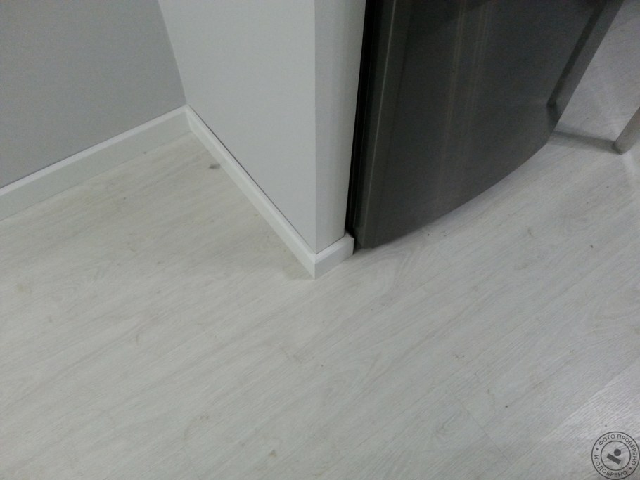 Встроенный плинтус с подсветкой