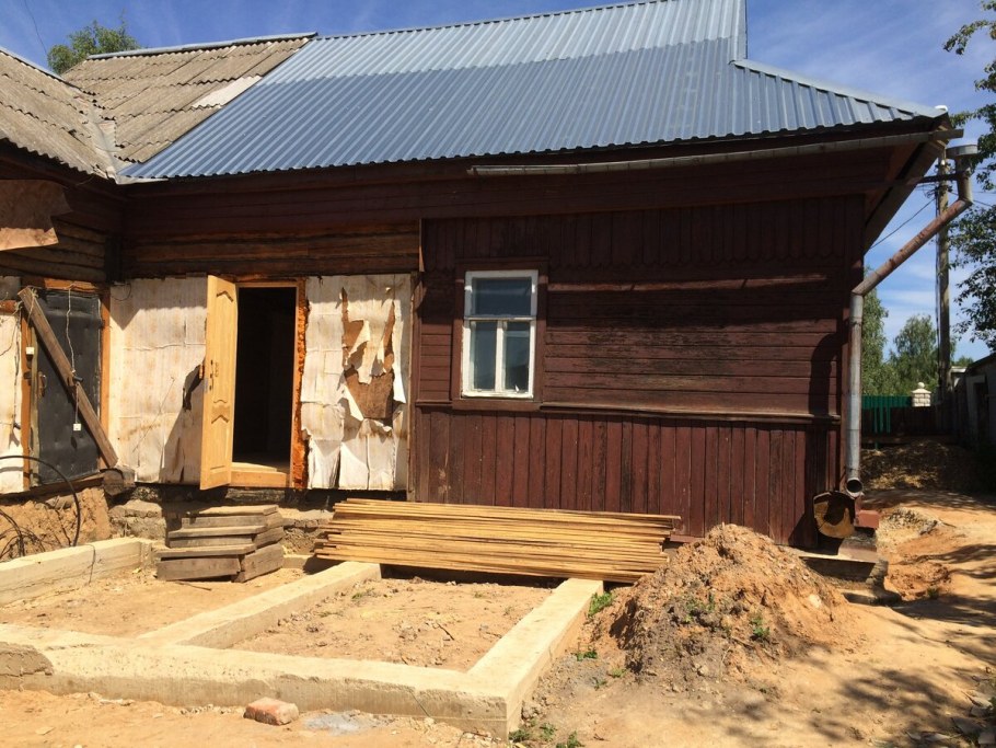 Пристрой к старому деревянному дому