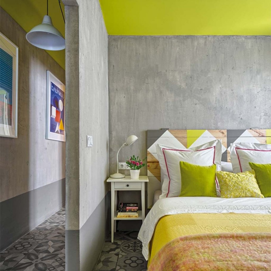 Комната с желтыми стенами