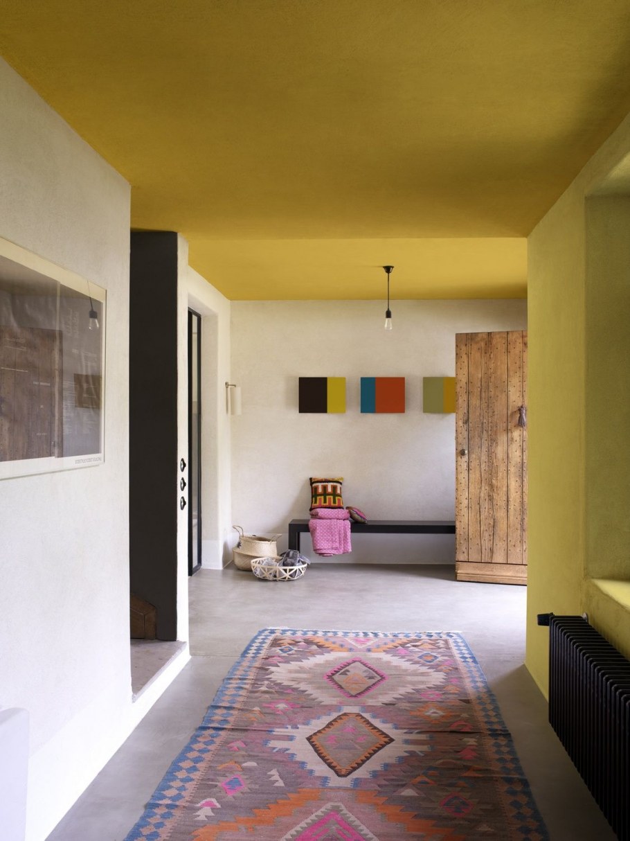 Зеленый пол в интерьере