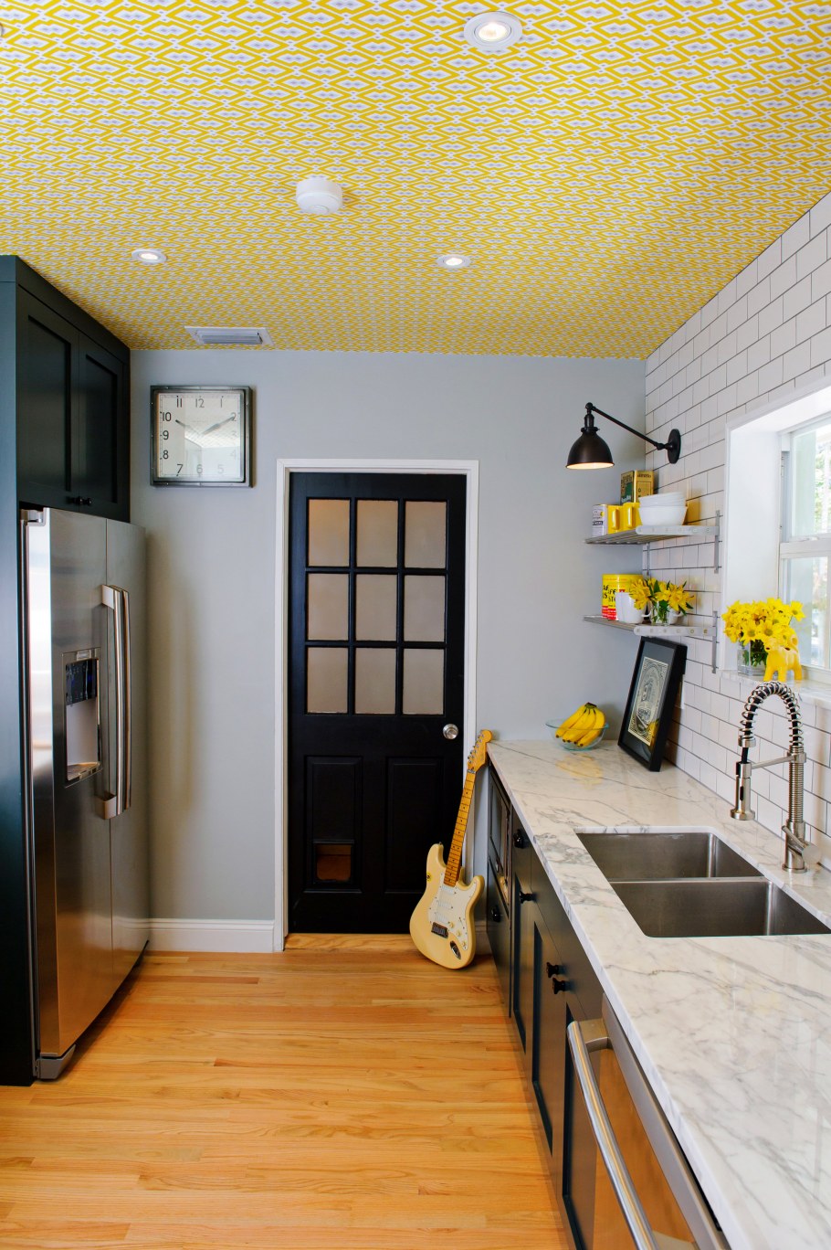 Бирюзовый и желтый в интерьере