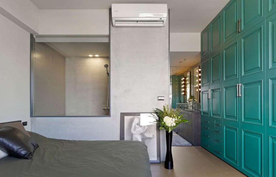 Кондиционер над шкафом