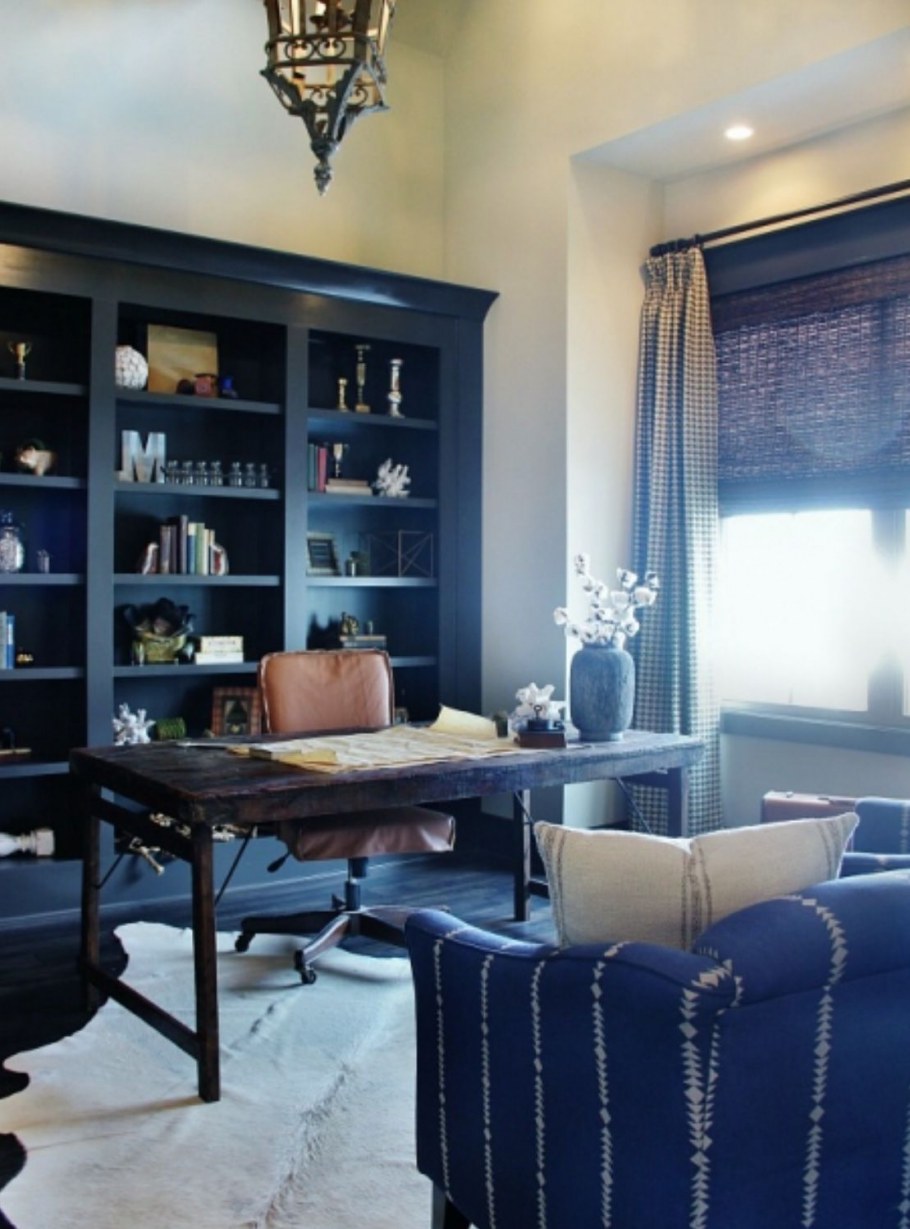 Кабинет в синих тонах