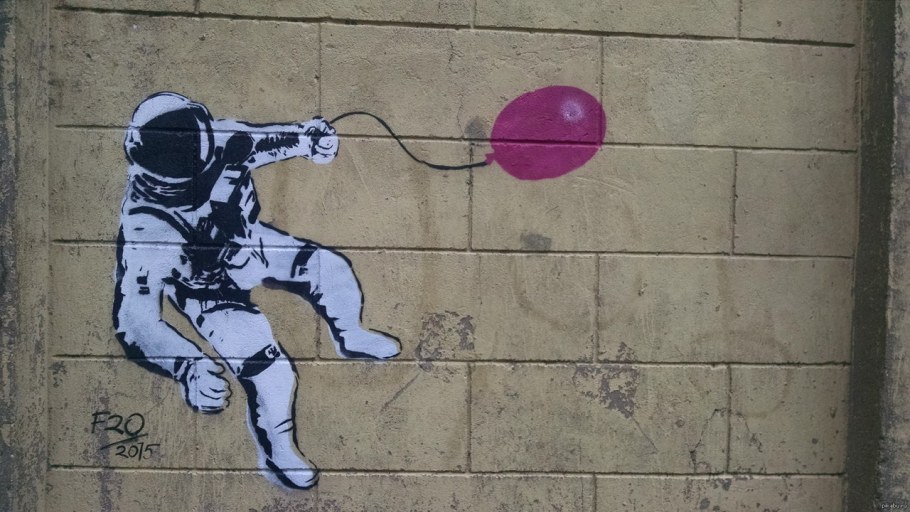 Надписи на стенах баллончиком