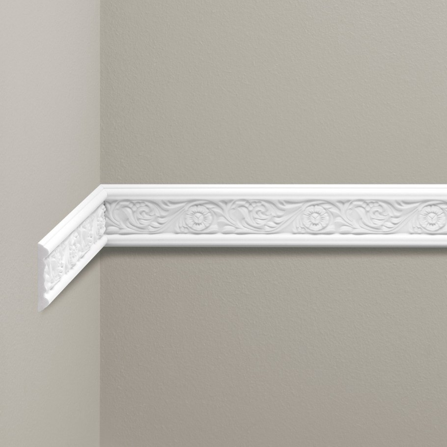 Запил молдинга по стене