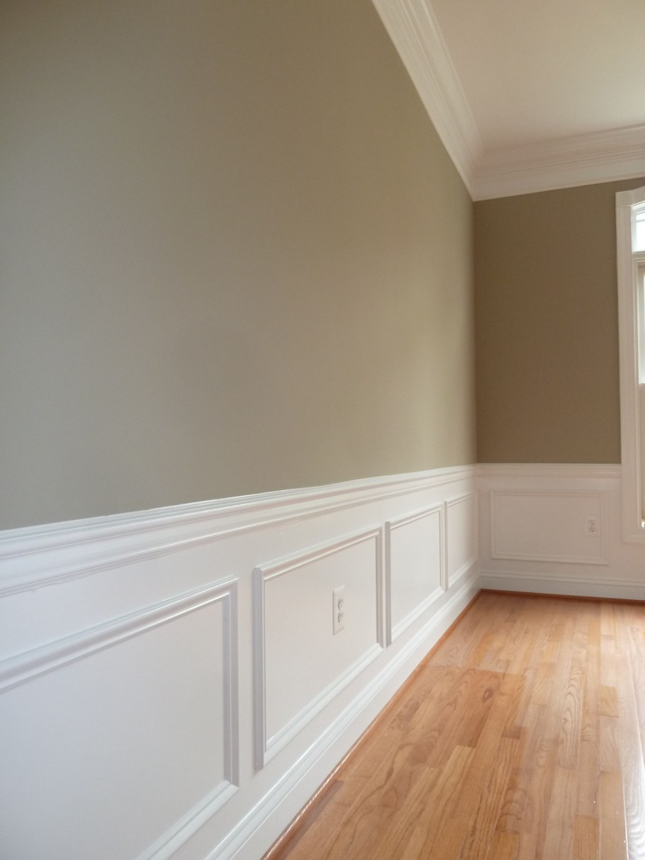 Стены/Отделанные молдингом