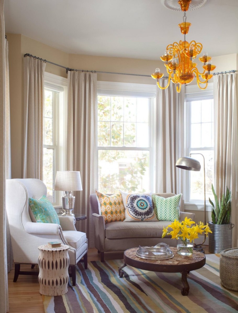 Гостиная с эркерным окном