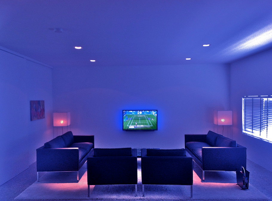 Уютная геймерская комната