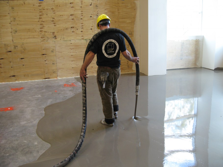 Заливка пола бетоном