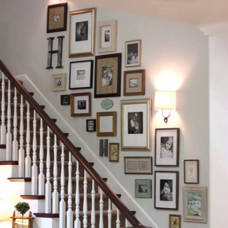 Стены на лестнице в частном доме