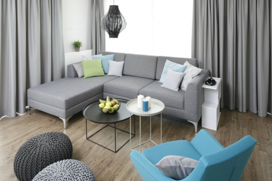 Ковер под серый диван