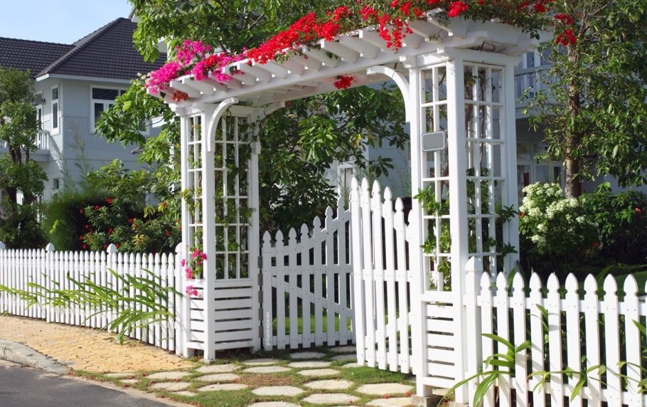 Необычные арки в саду