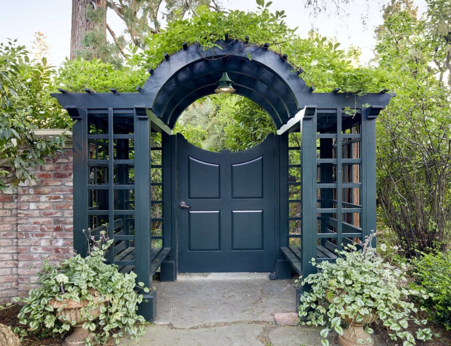 Laguna грот "арка из камней"