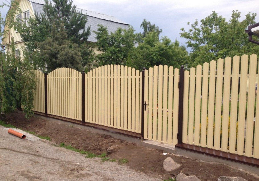 Деревянный забор