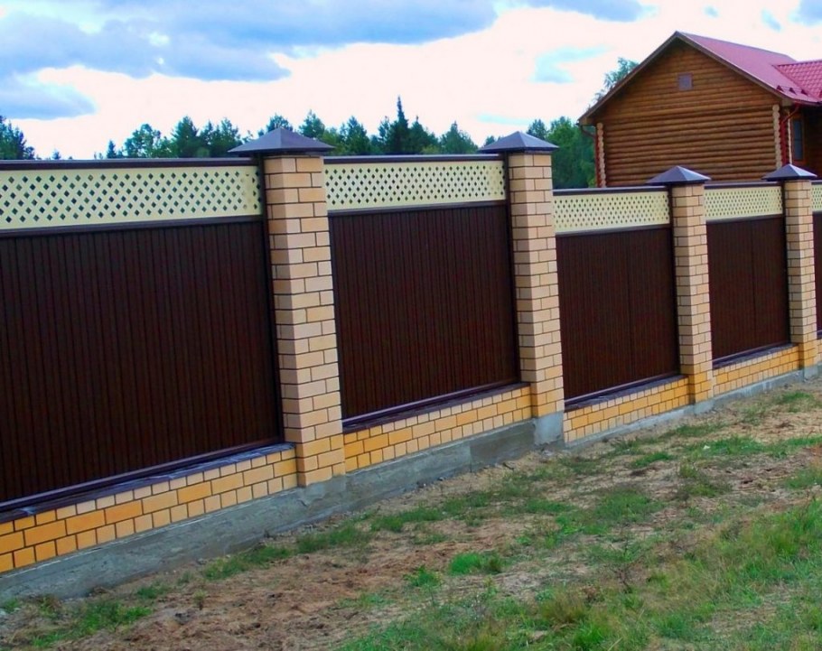 Красивый деревянный забор