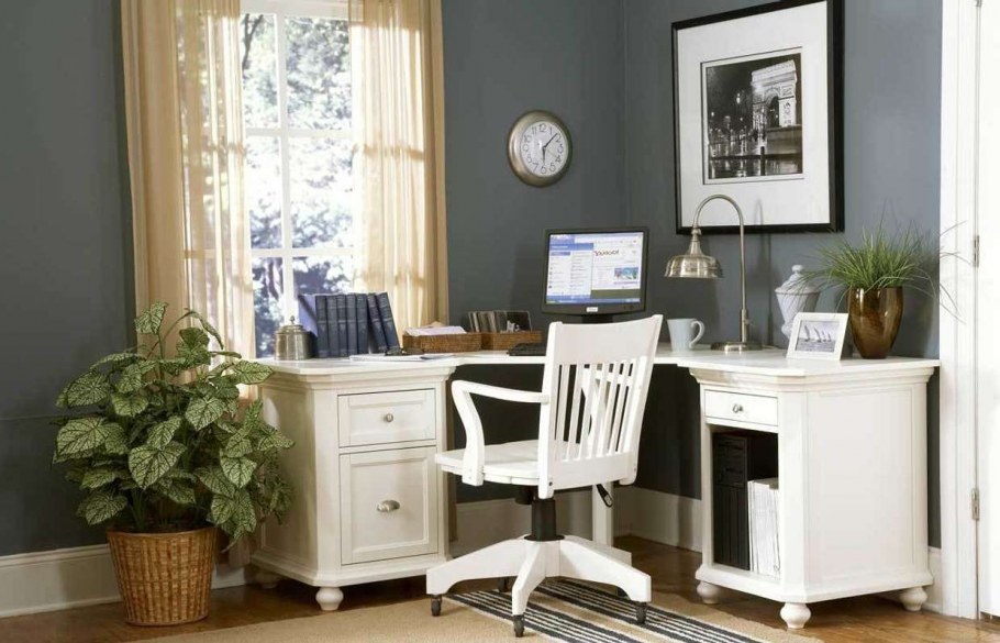 Письменный стол для домашнего кабинета
