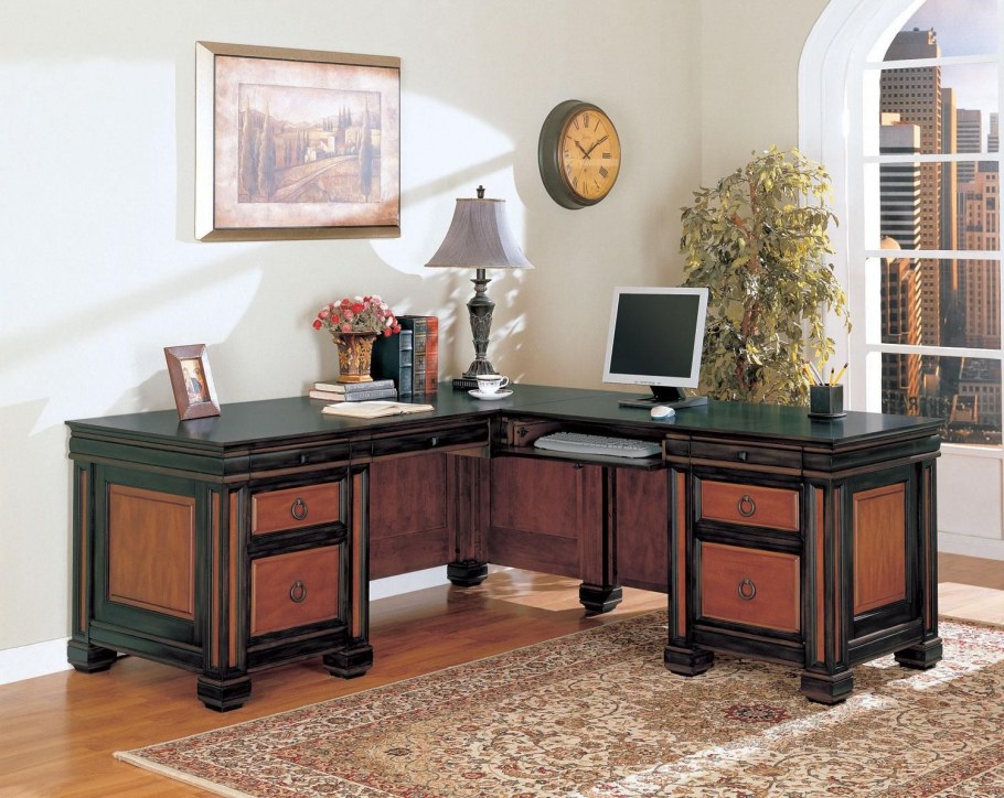 Угловой стол для домашнего кабинета