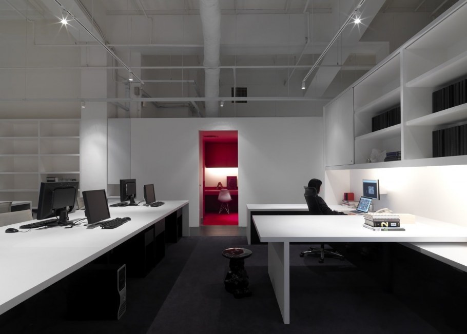 Черно белый интерьер дома