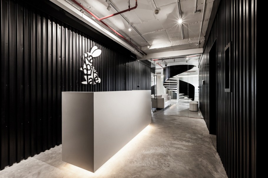 Интерьер офиса в серых тонах