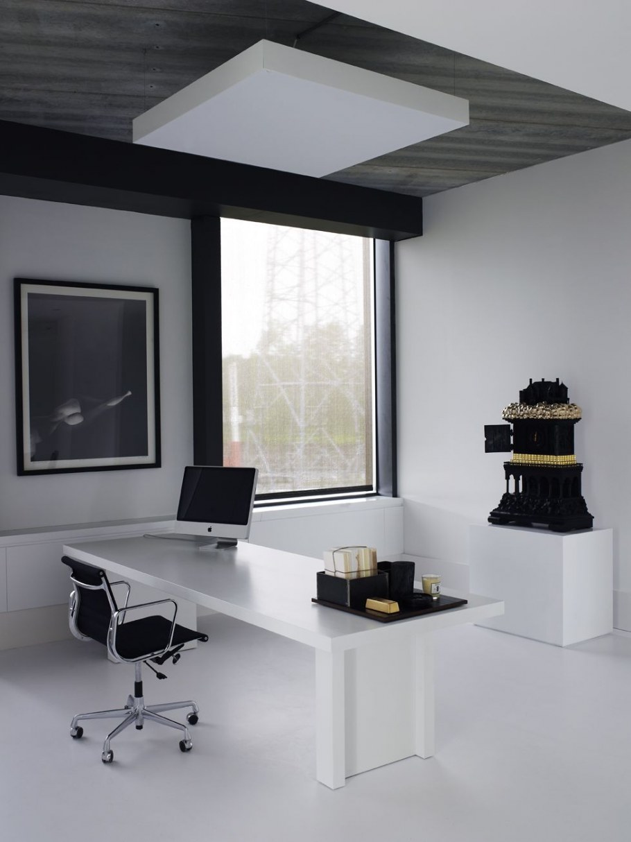 Кабинет в стиле Хай тек