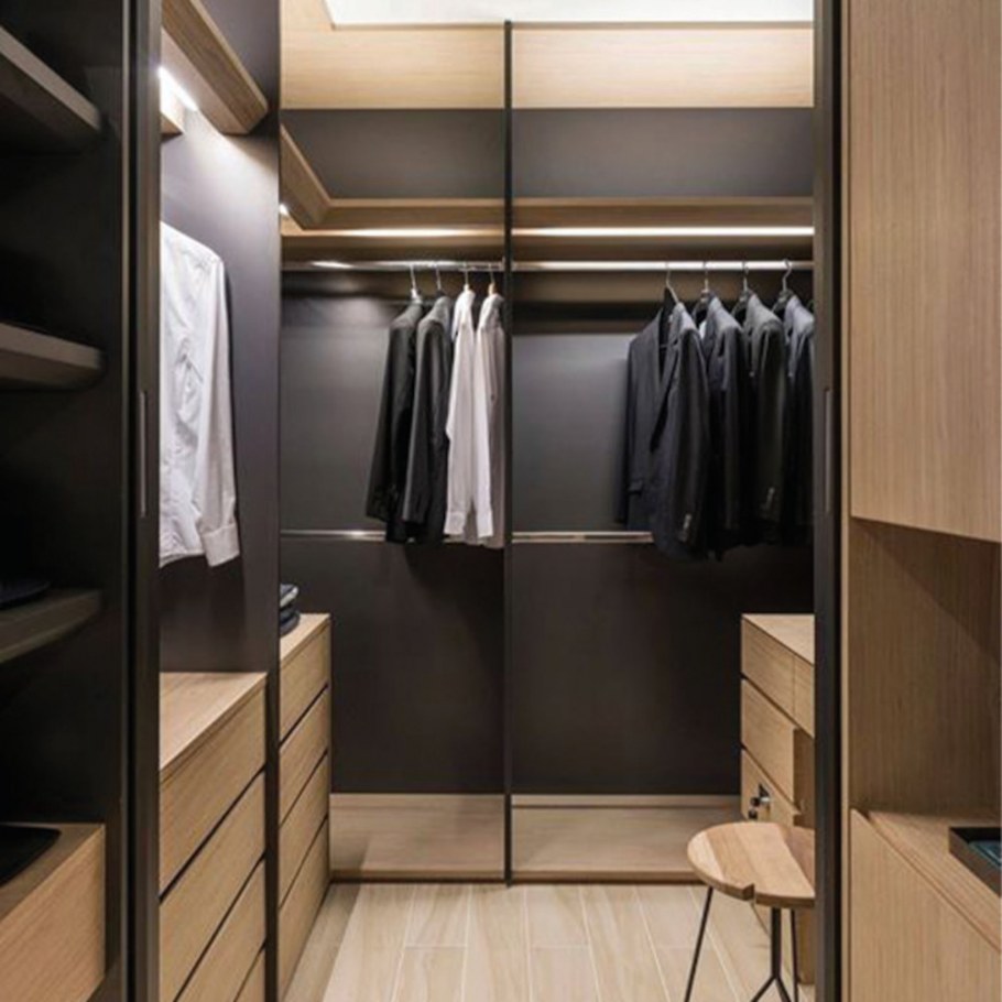 Стильная маленькая гардеробная