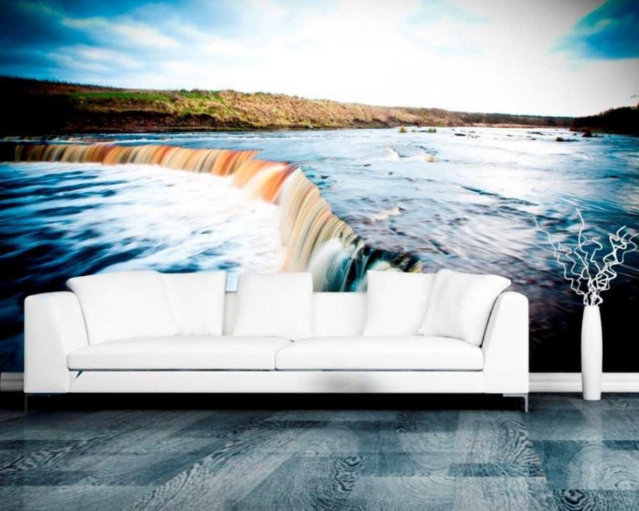 Иллюзия на стене