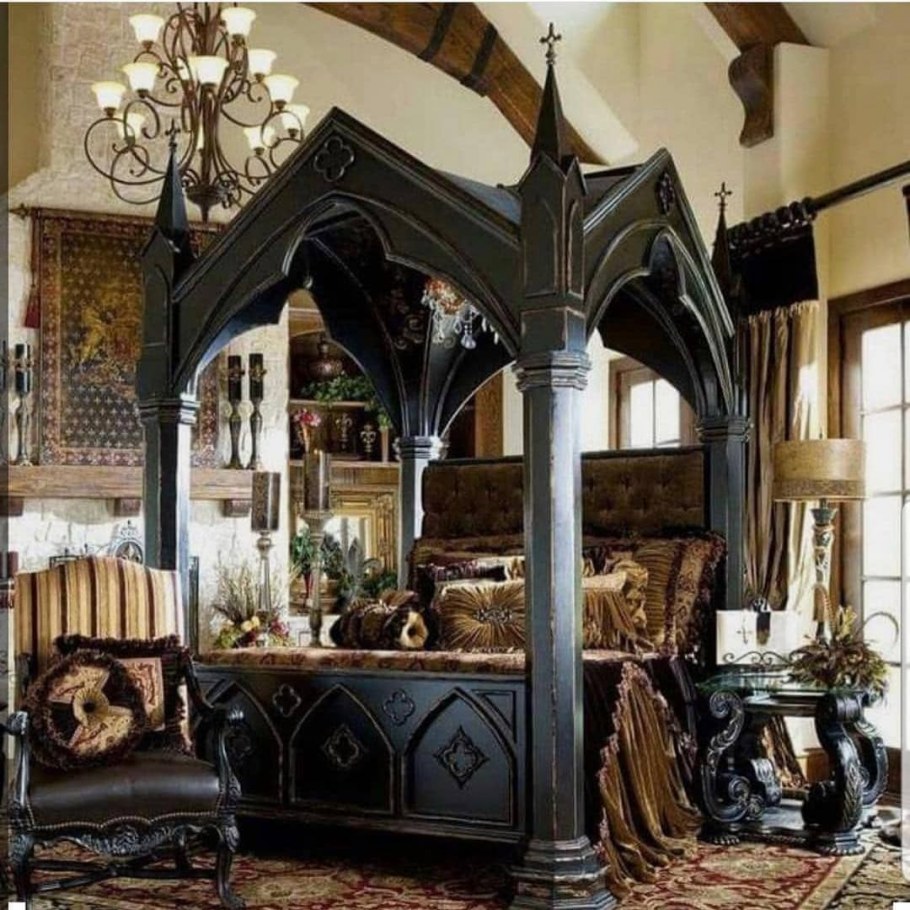 Комната в готическом стиле