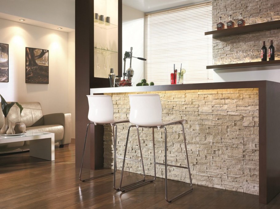 Телевизор на кирпичной стене