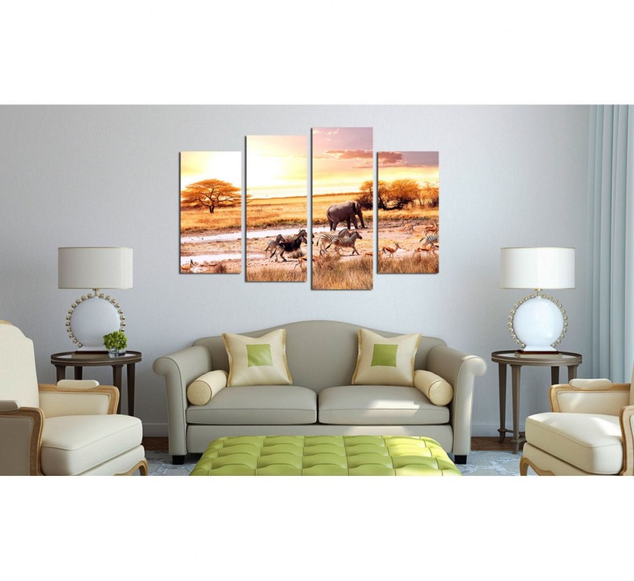 Модульные картины над диваном